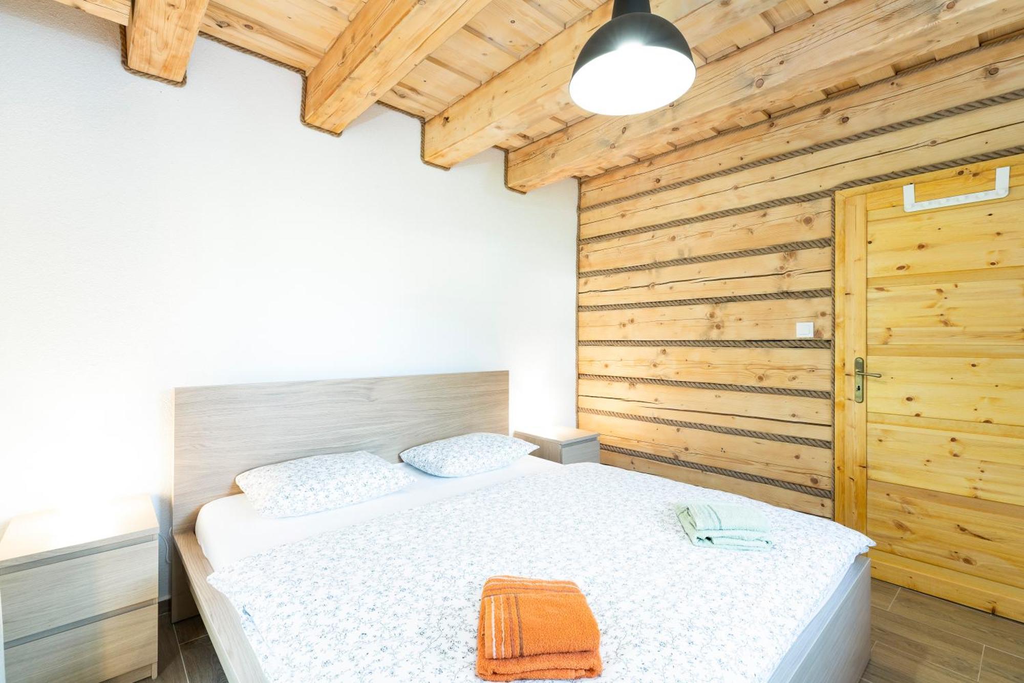 Drevenice Liptov - Ski & Hiking Apartments Lazisko Exteriör bild